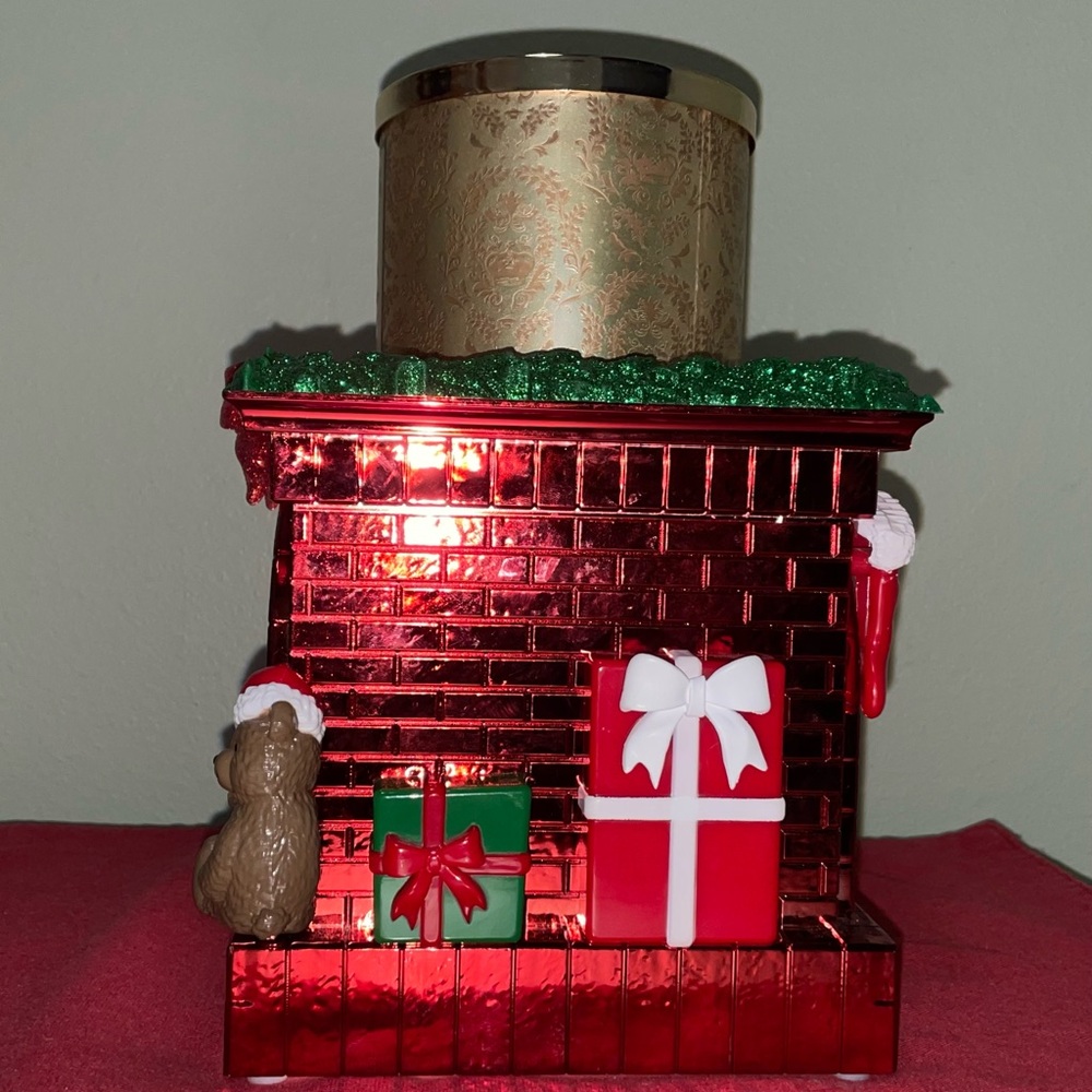 Bath & Body Works SANTA IN FIREPLACE WATER GLOBE CANDLE HOLDER - Picture 3 of 7